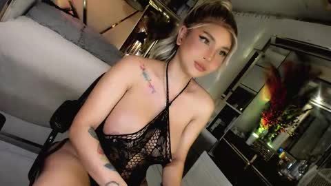 Snapshot of xhey_honeyx chatting on November 28, 4:04 am hey honey online show from November 28, 4:04 am