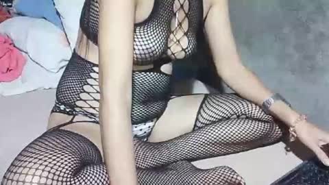 Snapshot of xhotskinny69x chatting on October 25, 1:02 am xhotskinny69x online show from October 25, 1:02 am