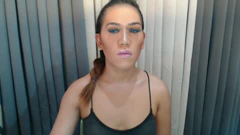Snapshot of xhugejerkingtransx chatting on December 3, 10:07 pm GWEN THOMPSON .......   online show from December 3, 10:07 pm