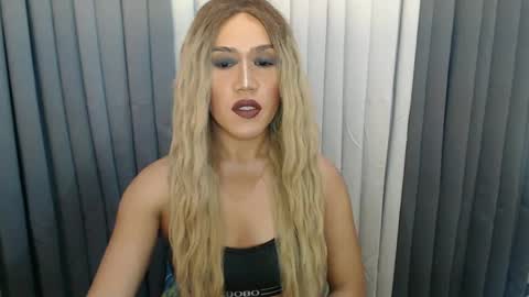 Snapshot of xhugejerkingtransx chatting on December 9, 8:54 pm GWEN THOMPSON .......   online show from December 9, 8:54 pm