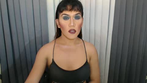 Snapshot of xhugejerkingtransx chatting on December 15, 12:06 pm GWEN THOMPSON .......   online show from December 15, 12:06 pm
