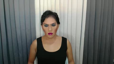 Snapshot of xhugejerkingtransx chatting on December 23, 10:44 pm GWEN THOMPSON .......   online show from December 23, 10:44 pm