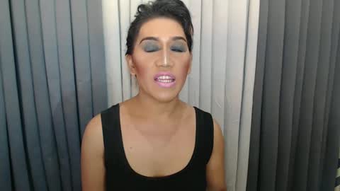 Snapshot of xhugejerkingtransx chatting on December 25, 12:27 am GWEN THOMPSON .......   online show from December 25, 12:27 am