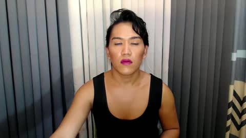 Snapshot of xhugejerkingtransx chatting on February 2, 11:08 am GWEN THOMPSON .......   online show from February 2, 11:08 am