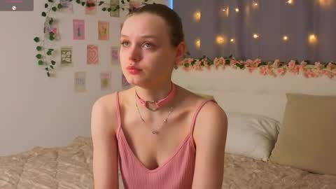 Snapshot of xiaobrunscheen chatting on November 20, 4:12 am Luna and Lina online show from November 20, 4:12 am