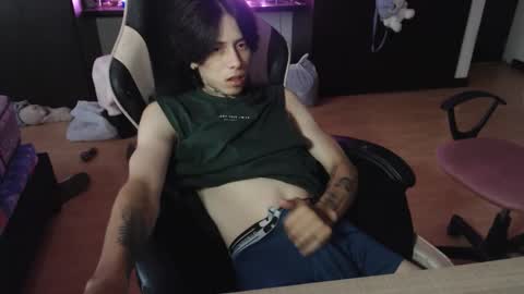 Snapshot of xice_boy chatting on December 14, 10:36 pm xIce Boy online show from December 14, 10:36 pm