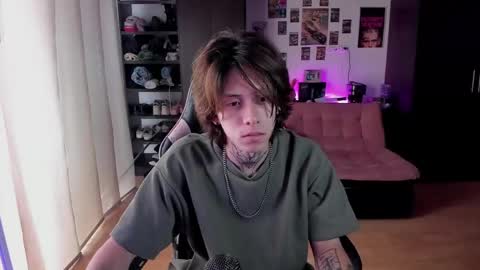 Snapshot of xice_boy chatting on May 2, 4:34 pm xIce Boy online show from May 2, 4:34 pm