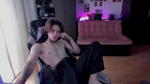 Snapshot of xice_boy chatting on May 11, 6:05 pm xIce Boy online show from May 11, 6:05 pm