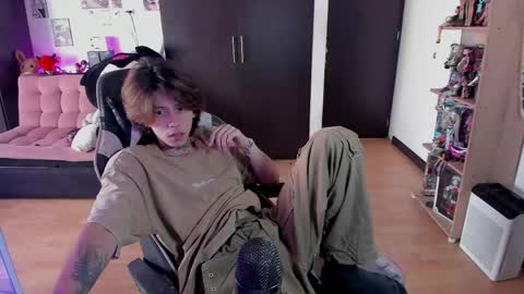 Snapshot of xice_boy chatting on May 20, 1:39 pm xIce Boy online show from May 20, 1:39 pm