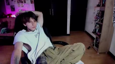 Snapshot of xice_boy chatting on May 29, 6:39 pm xIce Boy online show from May 29, 6:39 pm