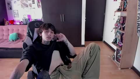 Snapshot of xice_boy chatting on June 1, 2:08 pm xIce Boy online show from June 1, 2:08 pm