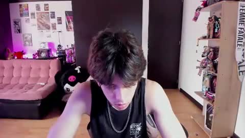 Snapshot of xice_boy chatting on June 15, 2:52 pm xIce Boy online show from June 15, 2:52 pm