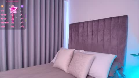 XIMENA LOPEZ online show from May 17, 9:00 pm