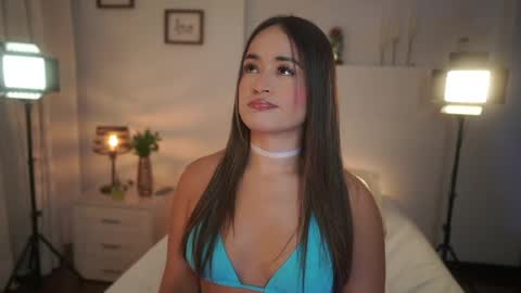 Snapshot of ximena_cortez3 chatting on May 4, 11:23 pm Ximena cortez online show from May 4, 11:23 pm