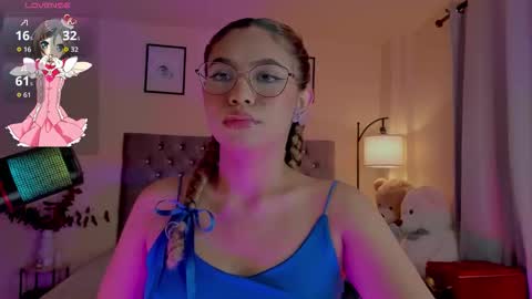 camila online show from December 4, 8:39 pm