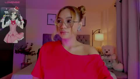 Snapshot of ximena_sotto1 chatting on May 23, 8:46 pm camila online show from May 23, 8:46 pm