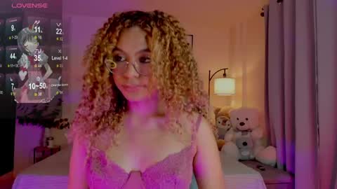 Snapshot of ximena_sotto1 chatting on May 27, 1:57 am camila online show from May 27, 1:57 am