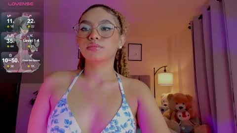 Snapshot of ximena_sotto1 chatting on June 14, 2:24 am camila online show from June 14, 2:24 am