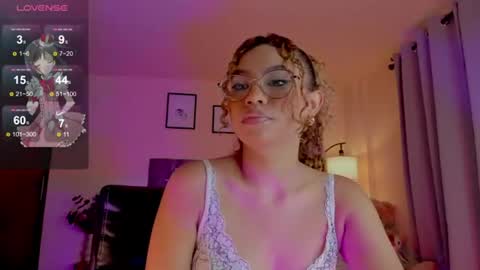 Snapshot of ximena_sotto1 chatting on June 18, 8:57 pm camila online show from June 18, 8:57 pm