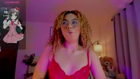 Snapshot of ximena_sotto1 chatting on June 21, 7:05 pm camila online show from June 21, 7:05 pm
