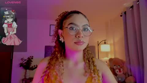 Snapshot of ximena_sotto1 chatting on June 28, 6:03 pm camila online show from June 28, 6:03 pm
