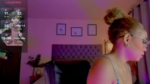 Snapshot of ximena_sotto1 chatting on July 17, 10:03 pm camila online show from July 17, 10:03 pm