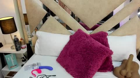 Xime  online show from February 7, 3:10 am