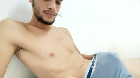 Snapshot of xineeddine chatting on October 3, 12:29 am xineeddine online show from October 3, 12:29 am