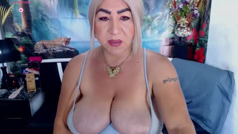 XIOMY   give LIKE on my page online show from October 4, 2:37 pm