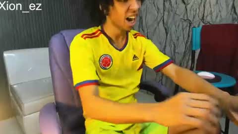 Snapshot of xion_ez chatting on July 7, 10:03 pm xion_ez online show from July 7, 10:03 pm