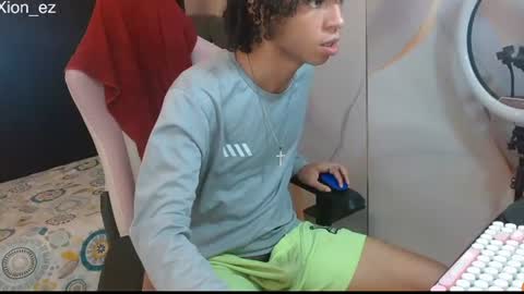Snapshot of xion_ez chatting on July 21, 9:28 pm xion_ez online show from July 21, 9:28 pm
