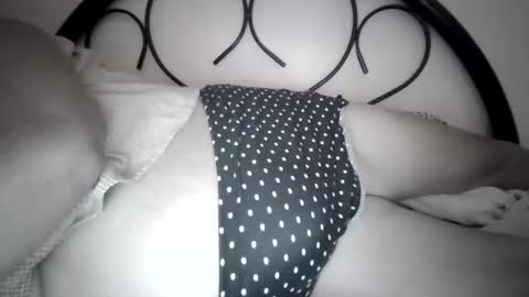 Snapshot of xjuicytits chatting on February 19, 1:12 am xjuicytits online show from February 19, 1:12 am