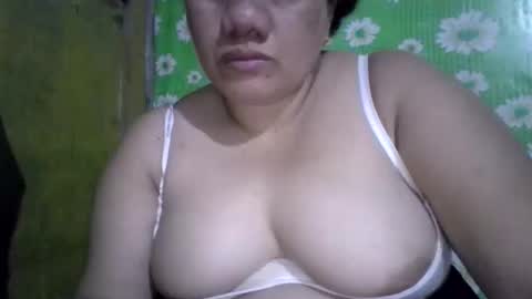 Snapshot of xjuicytits chatting on April 6, 12:28 pm xjuicytits online show from April 6, 12:28 pm