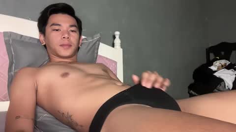 Snapshot of xkhen_damienx chatting on September 26, 3:43 am Khen online show from September 26, 3:43 am