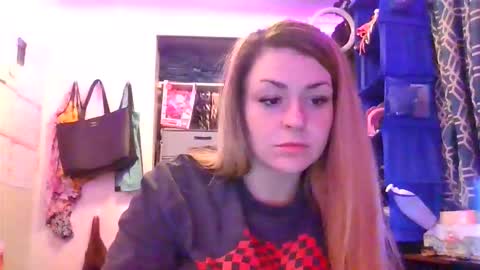 Snapshot of xkittymeowz chatting on February 8, 2:15 am xkittymeowz online show from February 8, 2:15 am