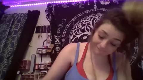 Snapshot of xkittymeowz chatting on April 10, 8:30 am xkittymeowz online show from April 10, 8:30 am