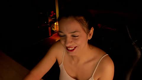 Lara online show from April 27, 9:13 pm