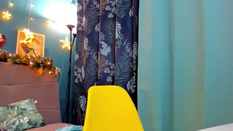 Chloe online show from December 9, 6:03 pm