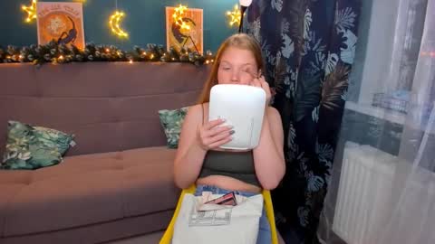 Chloe online show from December 16, 2:16 pm