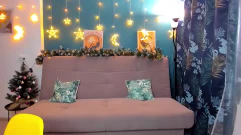 Chloe online show from December 26, 3:31 pm