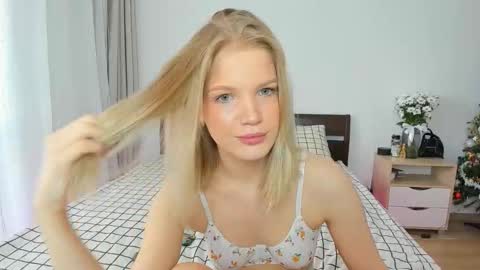 Chloe online show from January 16, 9:02 am