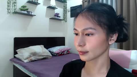 Snapshot of xlovely_destinyx chatting on May 12, 7:44 pm Alice online show from May 12, 7:44 pm