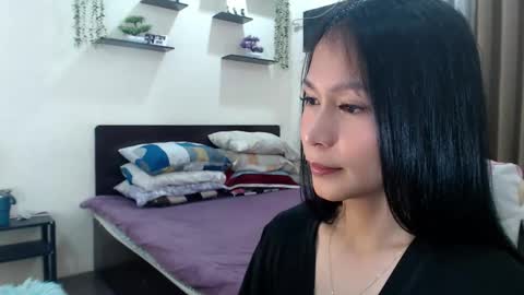 Snapshot of xlovely_destinyx chatting on May 28, 5:32 pm Alice online show from May 28, 5:32 pm