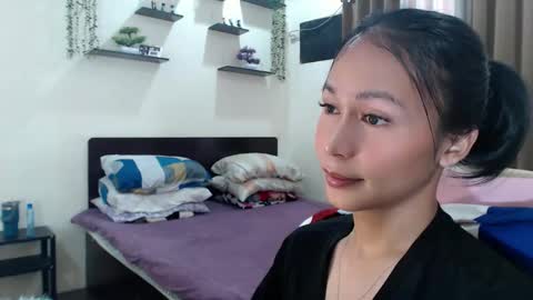 Snapshot of xlovely_destinyx chatting on May 30, 7:05 am Alice online show from May 30, 7:05 am