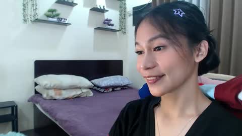 Snapshot of xlovely_destinyx chatting on June 4, 8:59 pm Alice online show from June 4, 8:59 pm