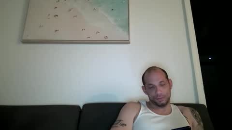 Snapshot of xlpack69 chatting on January 21, 5:27 am John online show from January 21, 5:27 am