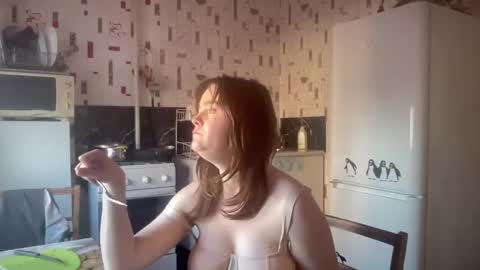 Snapshot of xlunasexyx chatting on May 2, 2:33 pm Luna online show from May 2, 2:33 pm