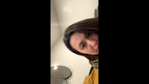 Snapshot of xmoanxxxa chatting on April 4, 10:51 pm Moanxxxa online show from April 4, 10:51 pm