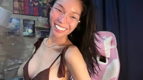 Snapshot of xmonica_cummerx chatting on May 31, 9:05 am Sweet Monica online show from May 31, 9:05 am