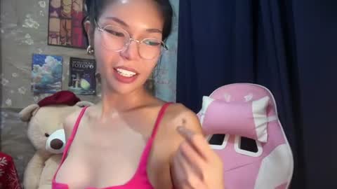 Snapshot of xmonica_cummerx chatting on June 18, 8:47 am Sweet Monica online show from June 18, 8:47 am